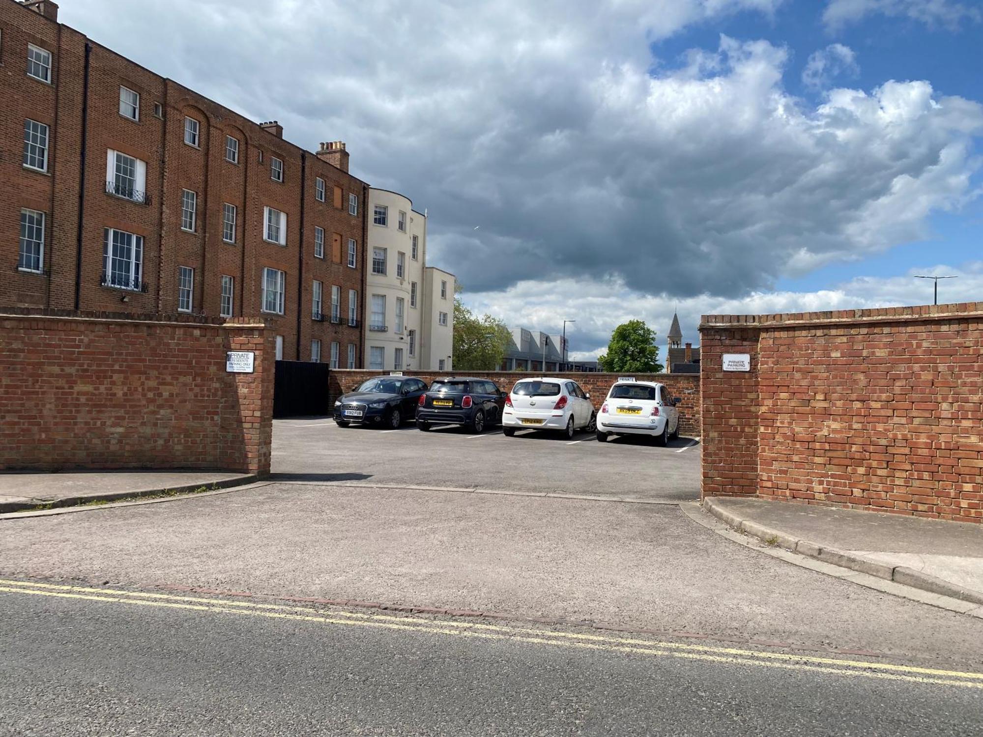 High End Free Parking Wifi Balcony Ensuite Cheltenham Dış mekan fotoğraf